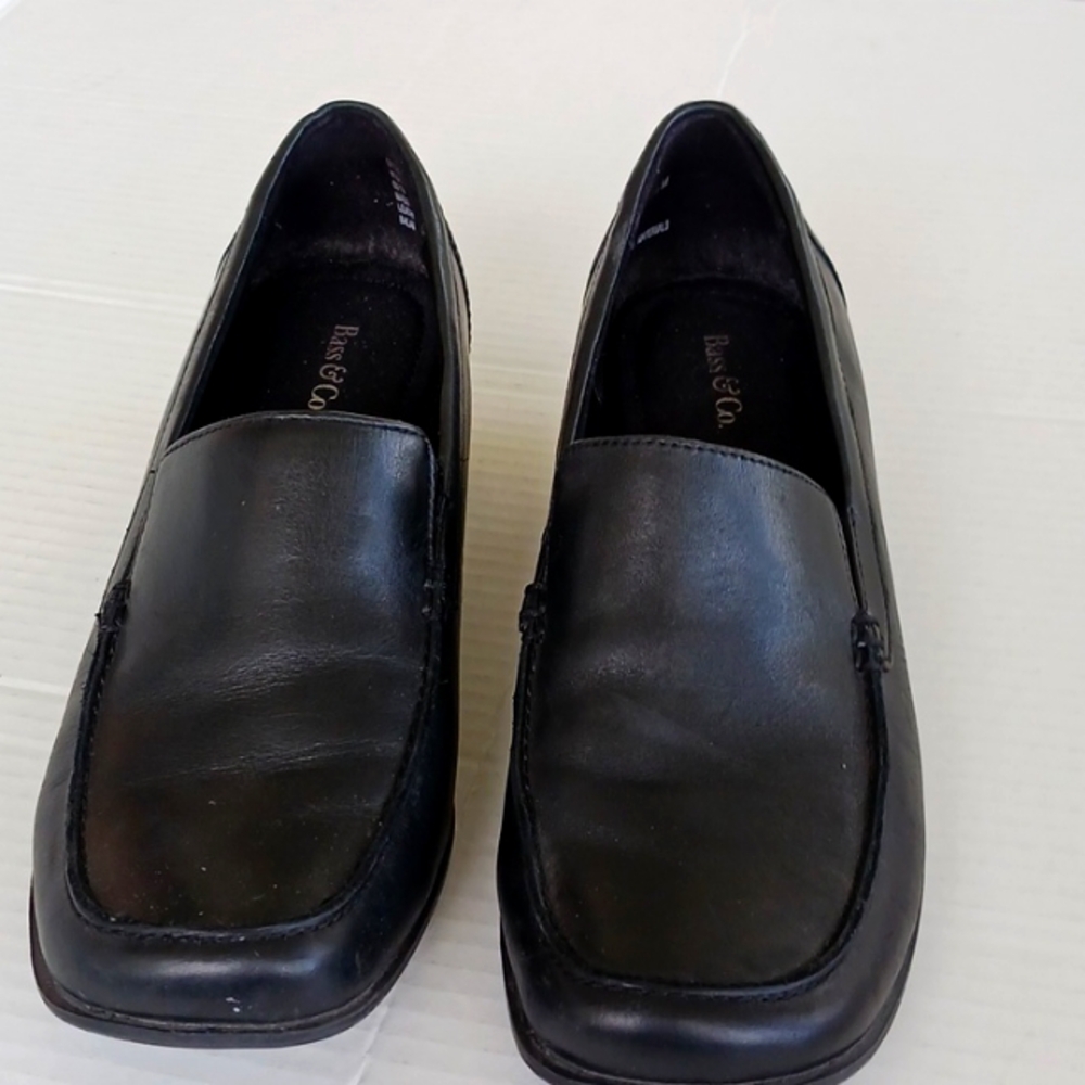 Bass & Company Women's size 8-1/2 leather chunky heel slip on black  loafers